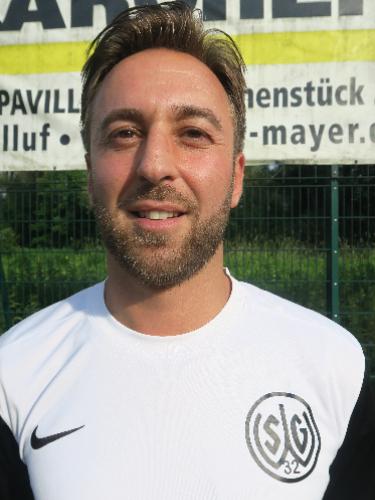 Salih Oeztuerk